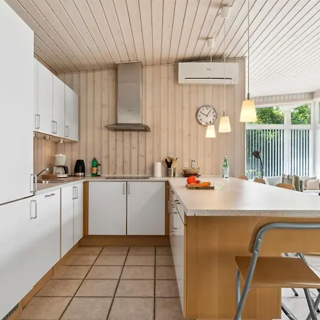 Holiday home Dagny - 100m From The Sea By Interhome *